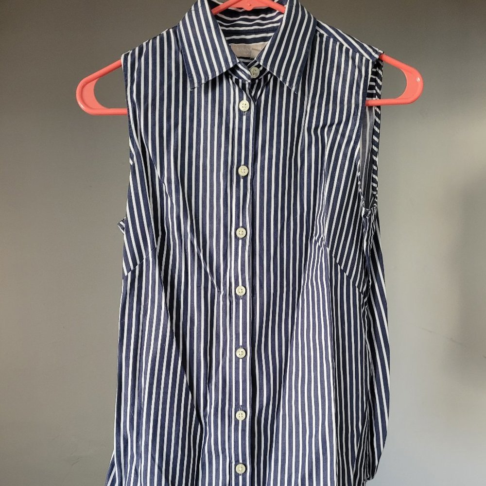 Sleeveless striped Banana Republic S button down